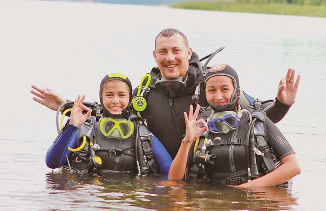 Газета "Отечество", сентябрь 2014 г. Квест-лагерь «Остров эволюции». Газета "Отечество", сентябрь 2014 г. Квест-лагерь «Остров эволюции».