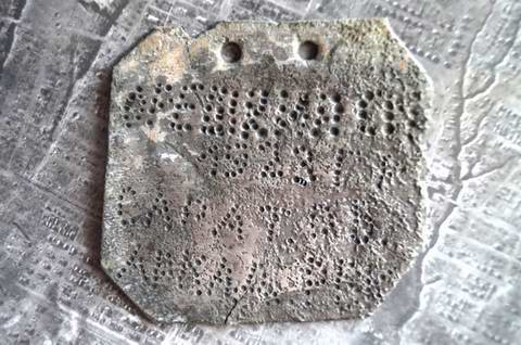 Газета "Отечество", декабрь 2014 г. Самодельный жетон красноармейца Орешкина. Газета "Отечество", декабрь 2014 г. Самодельный жетон красноармейца Орешкина.