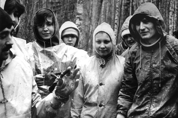 Один из первых медальонов татарстанских поисковиков в «Долине смерти», Новгородская область. 1987 год.