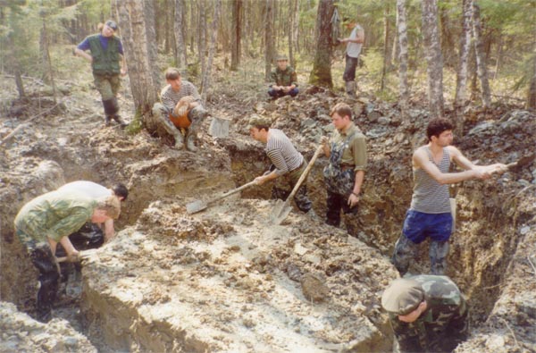 Археологический способ работы поисковой экспедиции «Любань».
