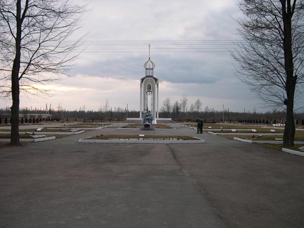 Воинское кладбище в д.Мясной Бор Новгородской области. 2005 год. Фото А.Коноплева.