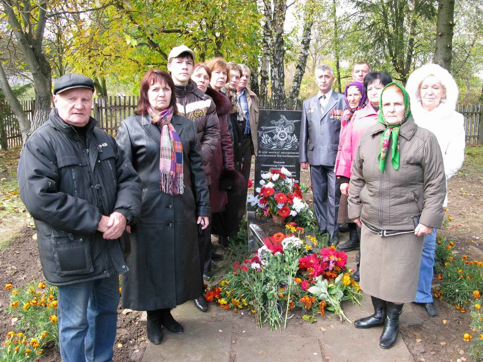 Могила Ванифатова В.К. в родном селе Малый Ерчик Сквирского района Киевской области Украины. Могила Ванифатова В.К. в родном селе Малый Ерчик Сквирского района Киевской области Украины.