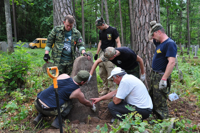 Благоустройство территории могил воинов Первой мировой войны на
мусульманском кладбище г.Слоним. Благоустройство территории могил воинов Первой мировой войны на
мусульманском кладбище г.Слоним.