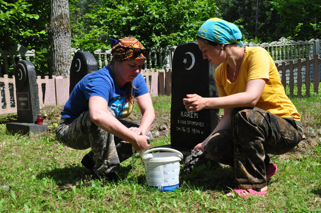 Благоустройство территории могил воинов Первой мировой войны на
мусульманском кладбище г.Слоним. Благоустройство территории могил воинов Первой мировой войны на
мусульманском кладбище г.Слоним.