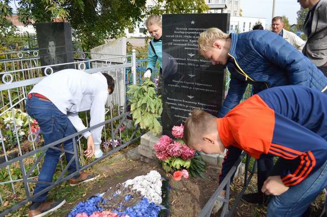 Уборка территории воинских захоронений в г.Чистополь. Уборка территории воинских захоронений в г.Чистополь.