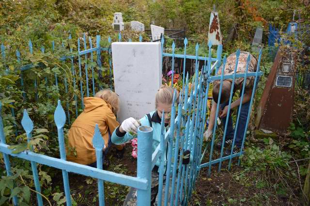 Уборка территории воинских захоронений в г.Чистополь. Уборка территории воинских захоронений в г.Чистополь.