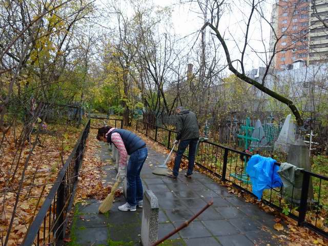 Уборка воинских захоронений на кладбищах в Республике Татарстан. Уборка воинских захоронений на кладбищах в Республике Татарстан.