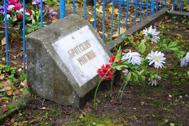 Уборка воинских захоронений на кладбищах в Республике Татарстан. Уборка воинских захоронений на кладбищах в Республике Татарстан.