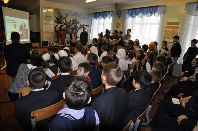 Вручение медальона сержанта Н.Н.Никонова. 2014. Вручение медальона сержанта Н.Н.Никонова. 2014.