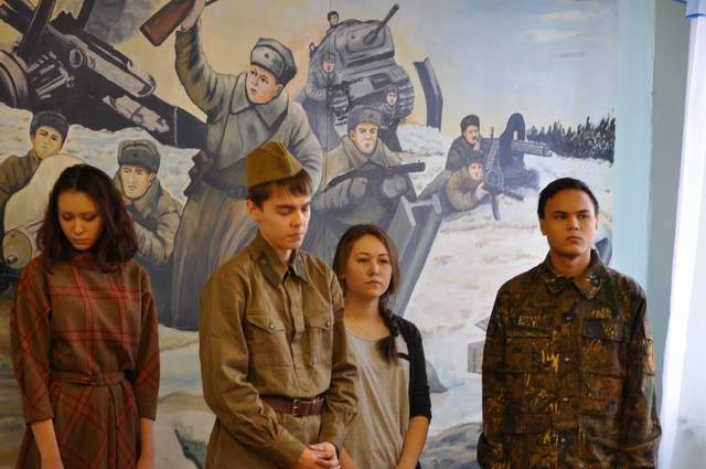 Вручение медальона сержанта Н.Н.Никонова. Выступление агитбригады "Снежного десанта" Казанского федерального университета. 2014. Вручение медальона сержанта Н.Н.Никонова. Выступление агитбригады "Снежного десанта" Казанского федерального университета. 2014.