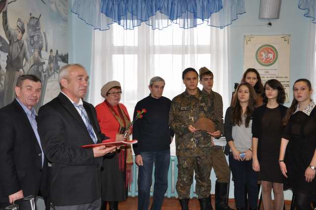 Вручение медальона сержанта Н.Н.Никонова. 2014. Вручение медальона сержанта Н.Н.Никонова. 2014.