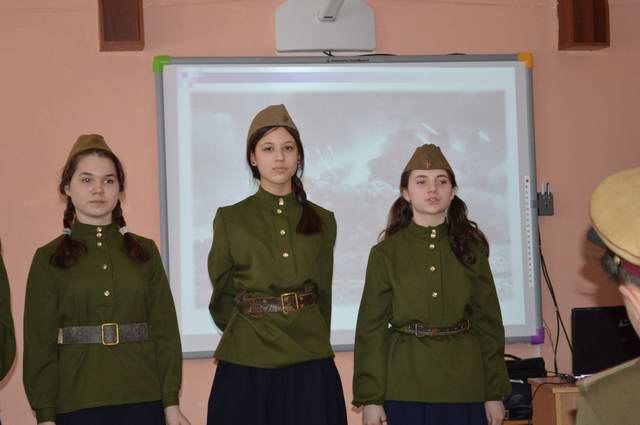 "Подвиг сталинградских зенитчиц". ВППО "Выстрел", г.Чистополь. 2015. "Подвиг сталинградских зенитчиц". ВППО "Выстрел", г.Чистополь. 2015.