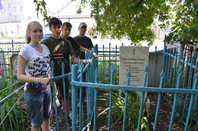 Уборка воинских захоронений на кладбищах в Республике Татарстан. Уборка воинских захоронений на кладбищах в Республике Татарстан.