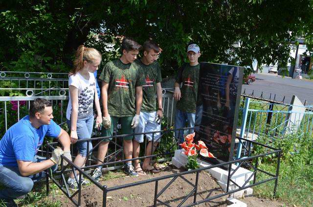 Уборка воинских захоронений на кладбищах в Республике Татарстан. Уборка воинских захоронений на кладбищах в Республике Татарстан.