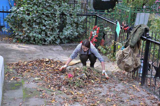 Уборка воинских захоронений на кладбищах в Республике Татарстан. Уборка воинских захоронений на кладбищах в Республике Татарстан.