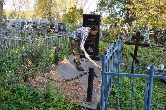 Уборка воинских захоронений на кладбищах в Республике Татарстан. Уборка воинских захоронений на кладбищах в Республике Татарстан.