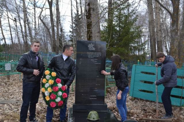 Уборка воинских захоронений на кладбищах в Республике Татарстан. Уборка воинских захоронений на кладбищах в Республике Татарстан.