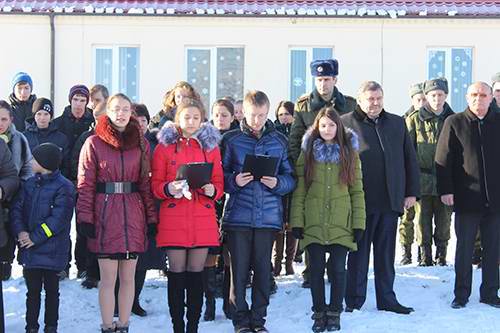 Захоронение в агрогородке Костени Слонимского района Гродненской области. 16.12.2015. Захоронение в агрогородке Костени Слонимского района Гродненской области. 16.12.2015.