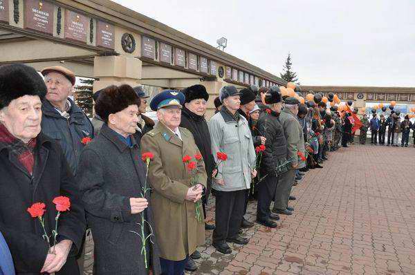 Ветераны и поисковики Татарстана на открытии Вахты Памяти в Парке Победы г.Казань. Ветераны и поисковики Татарстана на открытии Вахты Памяти в Парке Победы г.Казань.