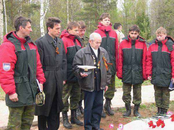В установке памятного знака погибшим землякам в с.Чудской Бор Тосненского района Ленинградской области принял участие председатель Московского районного Комитета ветеранов войны и военной службы капитан 1 ранга в отставке Хабибуллин Рустам Абдрахманович. В установке памятного знака погибшим землякам в с.Чудской Бор Тосненского района Ленинградской области принял участие председатель Московского районного Комитета ветеранов войны и военной службы капитан 1 ранга в отставке Хабибуллин Рустам Абдрахманович.