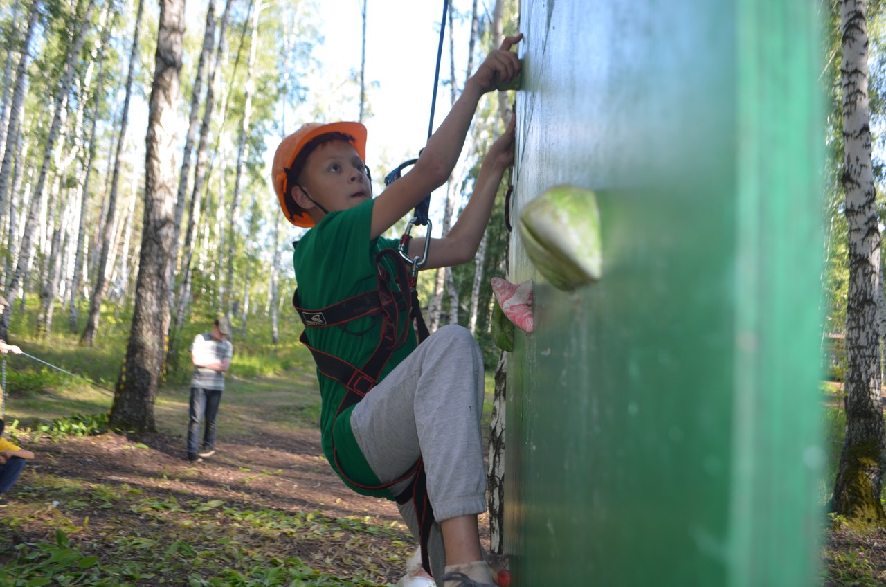 Палаточный лагерь "Остров эволюции" - 2016. Скалодром. Палаточный лагерь "Остров эволюции" - 2016. Скалодром.
