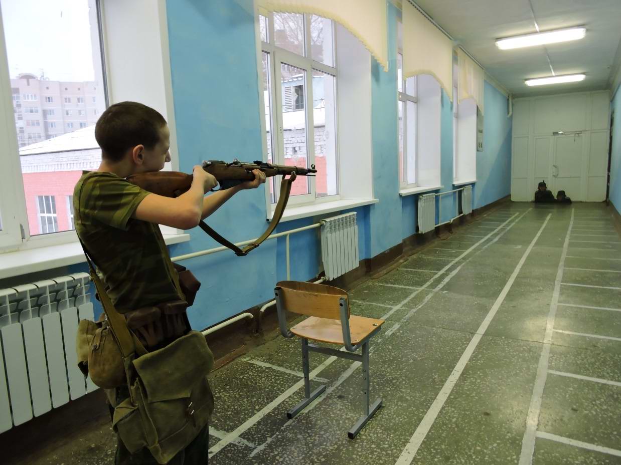 Военно-историческая игра «Рубеж». ВИК «Витязь». Казань. 10.12.2016. Прохождение стрелкового этапа. Военно-историческая игра «Рубеж». ВИК «Витязь». Казань. 10.12.2016. Прохождение стрелкового этапа.