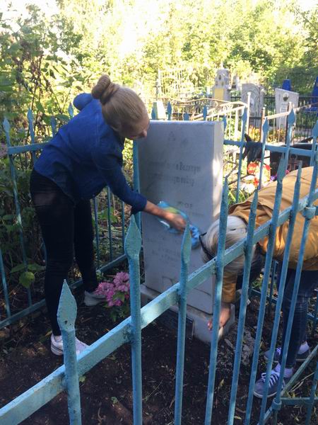 Уборка воинских захоронений на кладбищах в Республике Татарстан. 2017 г. Уборка воинских захоронений на кладбищах в Республике Татарстан. 2017 г.