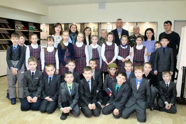 «Марш Памяти-2018» в Татарстане. Экскурсия учащихся 3 класса Гимназии 32 в музей "Боевой Славы" Поискового отряда
"Нефтехимик". 3 февраля 2018 г. «Марш Памяти-2018» в Татарстане. Экскурсия учащихся 3 класса Гимназии 32 в музей "Боевой Славы" Поискового отряда
"Нефтехимик". 3 февраля 2018 г.