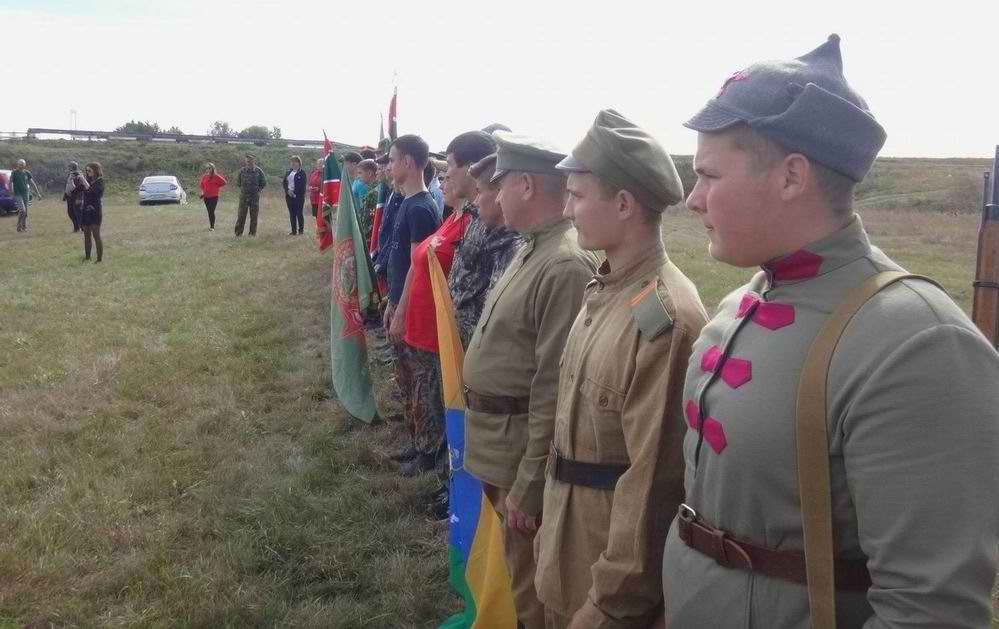 РОМО «Объединение «Отечество» Республики Татарстан.
«Вахта Примирения и Согласия» по следам Гражданской войны 1918-1921 гг. Татарстан. 2018 г. РОМО «Объединение «Отечество» Республики Татарстан. XVIII республиканский фестиваль поисковых отрядов РТ. 2018 г.
«Вахта Примирения и Согласия» по следам Гражданской войны 1918-1921 гг. Татарстан. 2018 г.