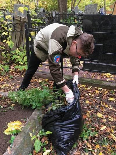 Уборка воинских захоронений на кладбищах в Республике Татарстан. 2018 г. Уборка воинских захоронений на кладбищах в Республике Татарстан. 2018 г.