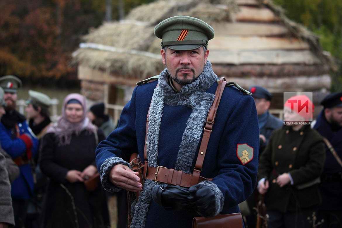 Историческая реконструкция боя 1918 года у села Верхний Услон. Татарстан. 2019 г.
Александр Александров, ВПО «Легион». Историческая реконструкция боя 1918 года у села Верхний Услон. Татарстан. 2019 г.
Александр Александров, ВПО «Легион».