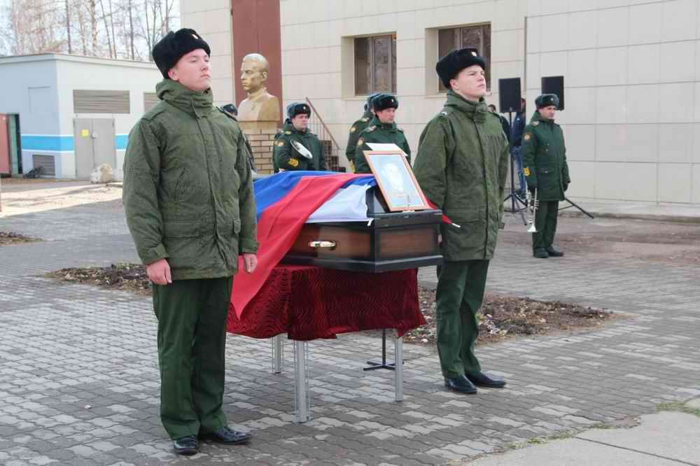 Церемония захоронения лётчика Великой Отечественной войны Н.М.Спиридонова.
Республика Татарстан, Спасский район. 2020 г. Церемония захоронения лётчика Великой Отечественной войны Н.М.Спиридонова.
Республика Татарстан, Спасский район. 2020 г.