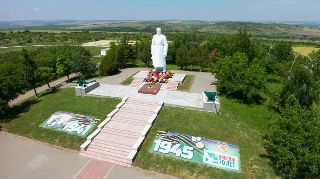   .    .    . , 2021 .