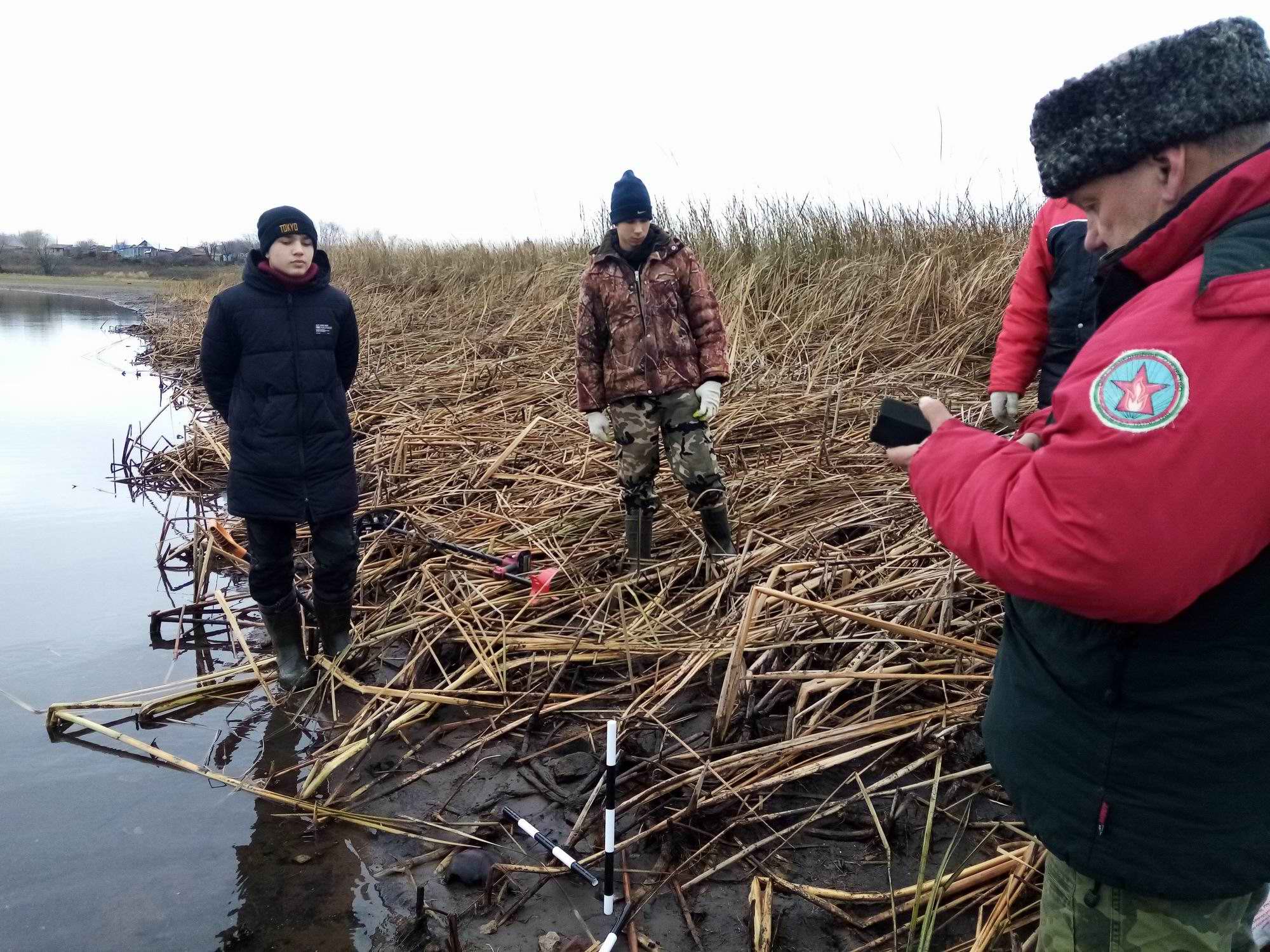    ,      19181921 . . 2022 .